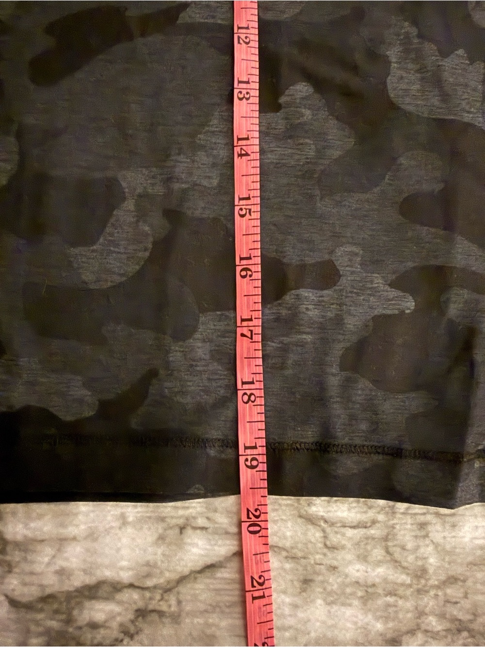 NWT Women’s Yogalicious Lux Black Camo Cropped Hooded Long Sleeve Shirt Size XL - Picture 7 of 7
